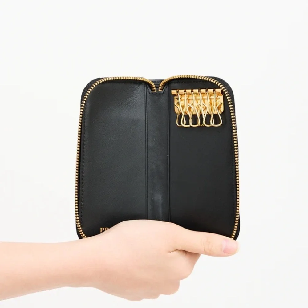 Prada Black Saffiano Leather Key Holder in Black